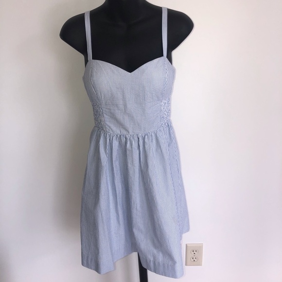 $Lilly Pulitzer Christine seersucker striped dress. Size 2, Excellent condition! - Picture 4 of 8